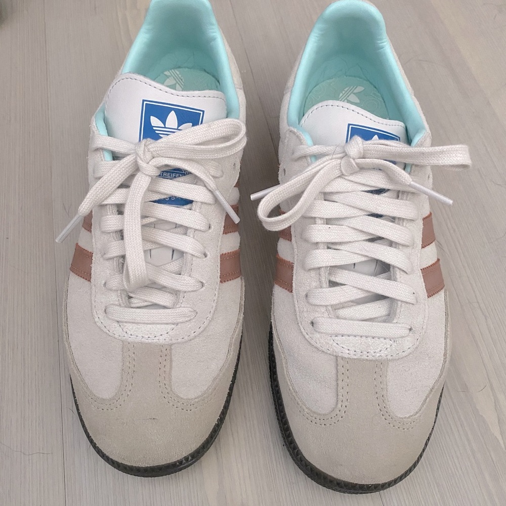 Adidas Samba Originals in Crystal White, Clay Strata and Gum